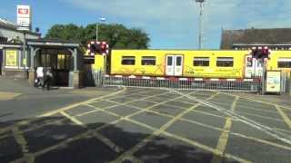 Birkdale Level Crossing [upl. by Cosetta702]